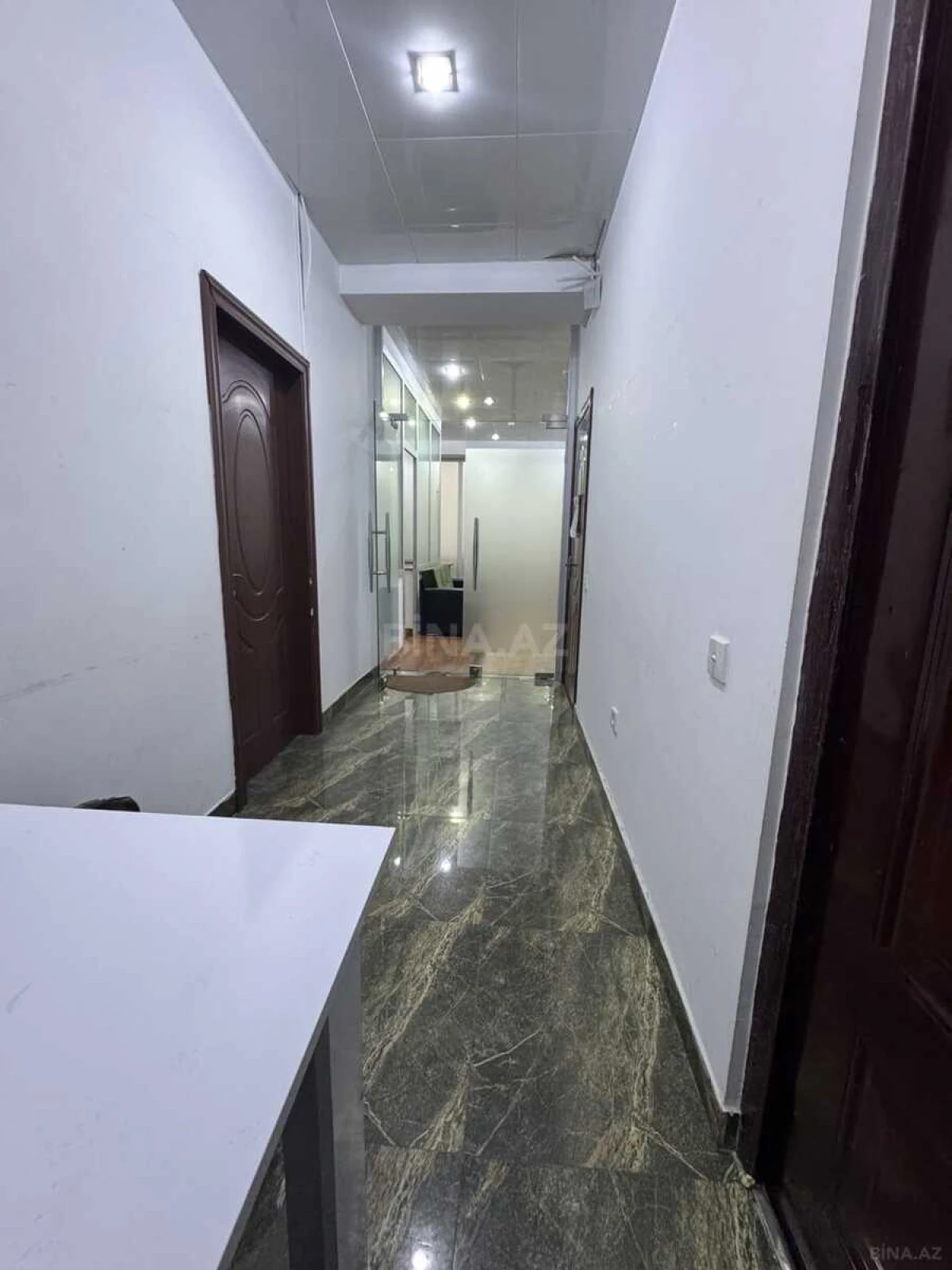 Kirayə verilir 4 otaqlı ofis 90 m²