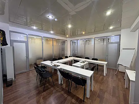 Kirayə verilir 4 otaqlı ofis 90 m²