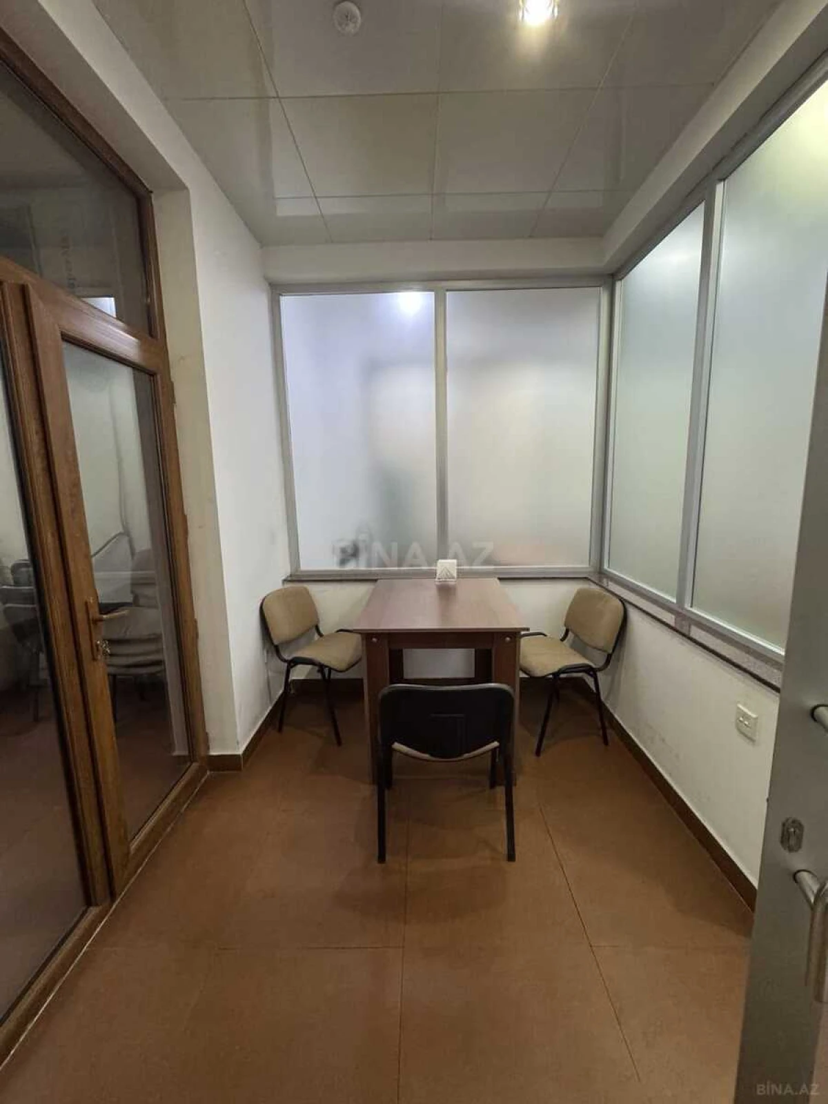 Kirayə verilir 4 otaqlı ofis 90 m²