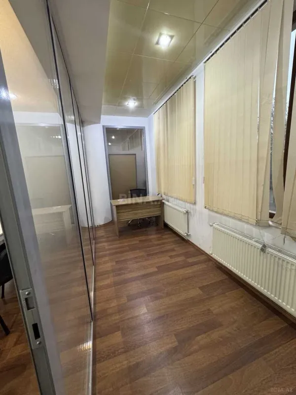 Kirayə verilir 4 otaqlı ofis 90 m²