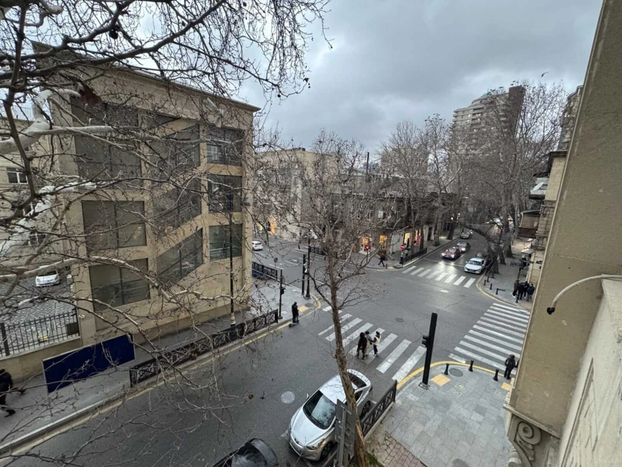 Kirayə verilir 4 otaqlı ofis 90 m²