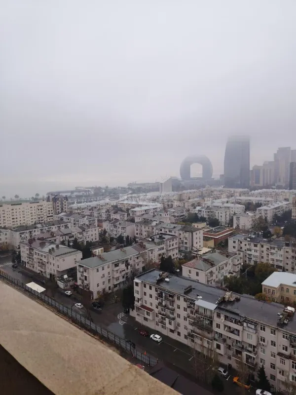 Satılır 4 otaqlı mənzil 178 m²