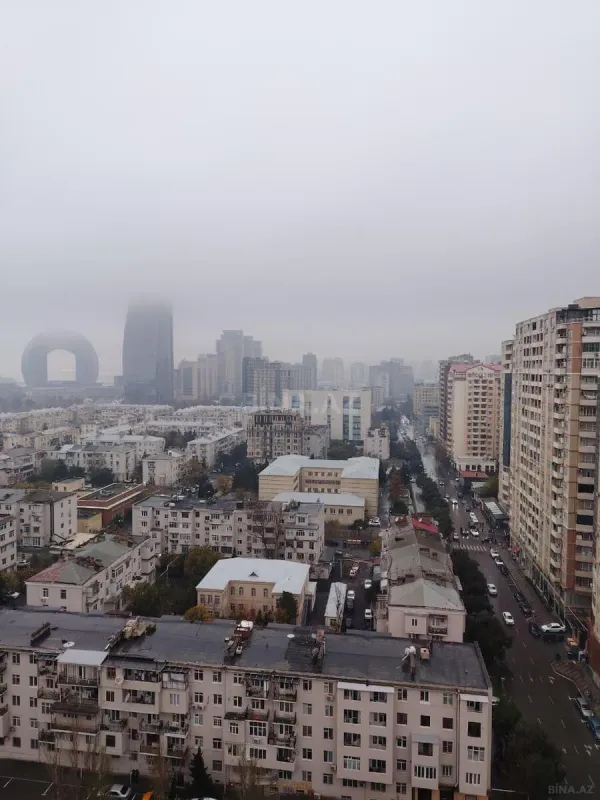 Satılır 4 otaqlı mənzil 178 m²