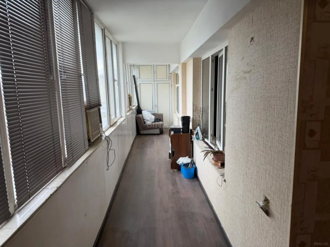 Satılır 5 otaqlı mənzil 140 m²