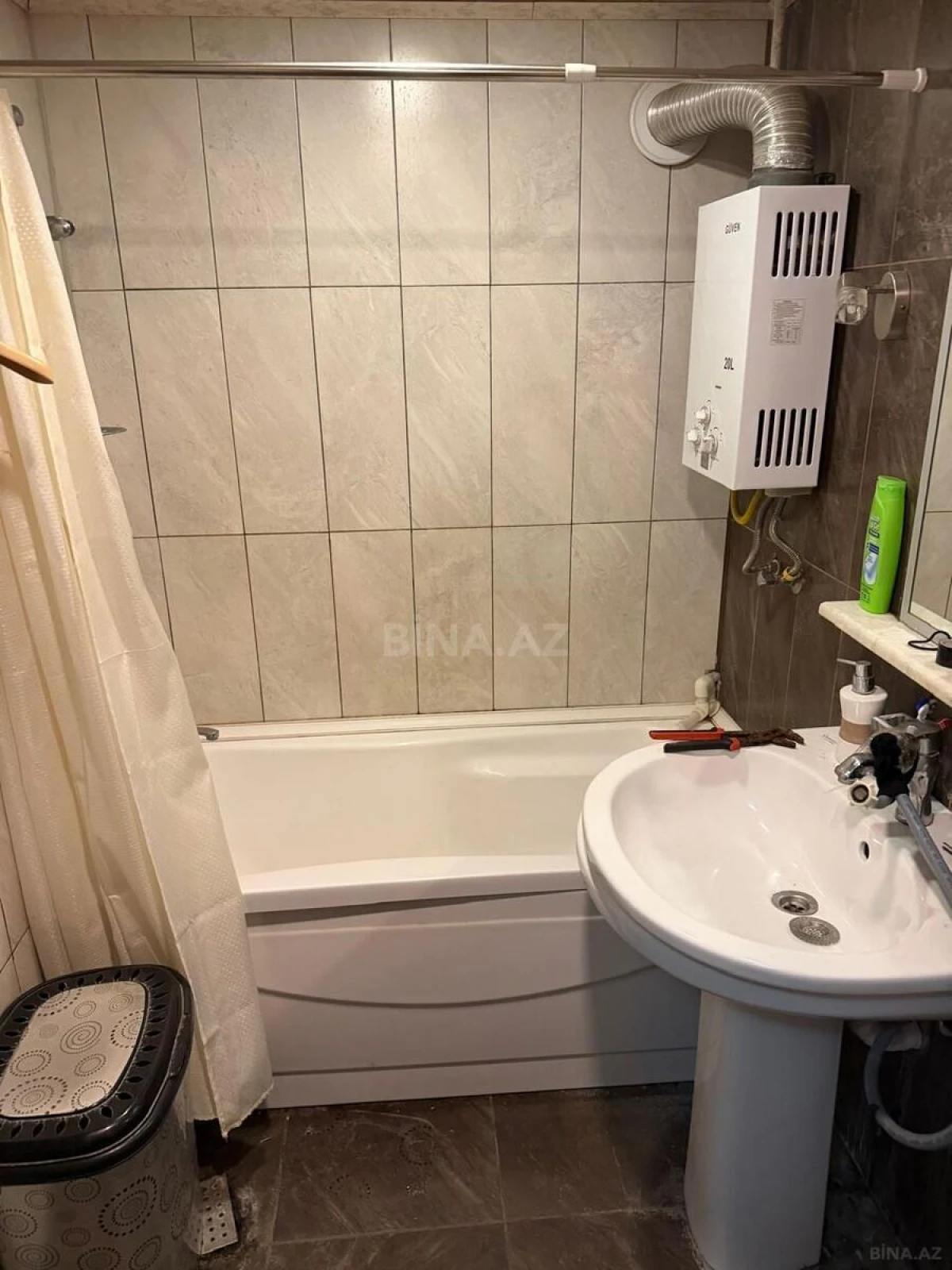 Satılır 5 otaqlı mənzil 140 m²