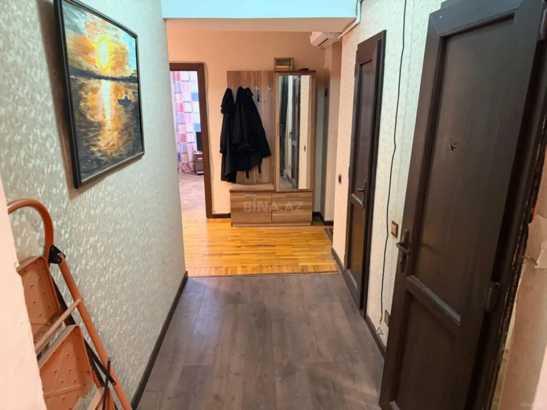 Satılır 5 otaqlı mənzil 140 m²