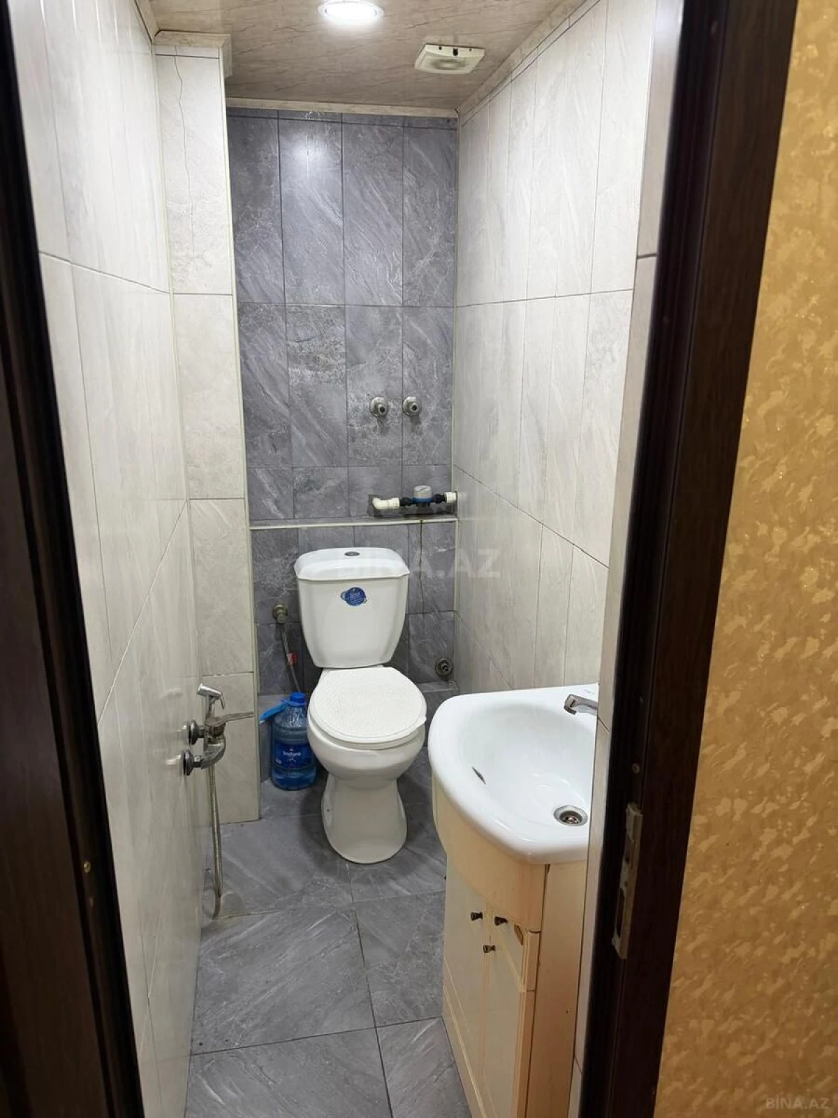 Satılır 5 otaqlı mənzil 140 m²