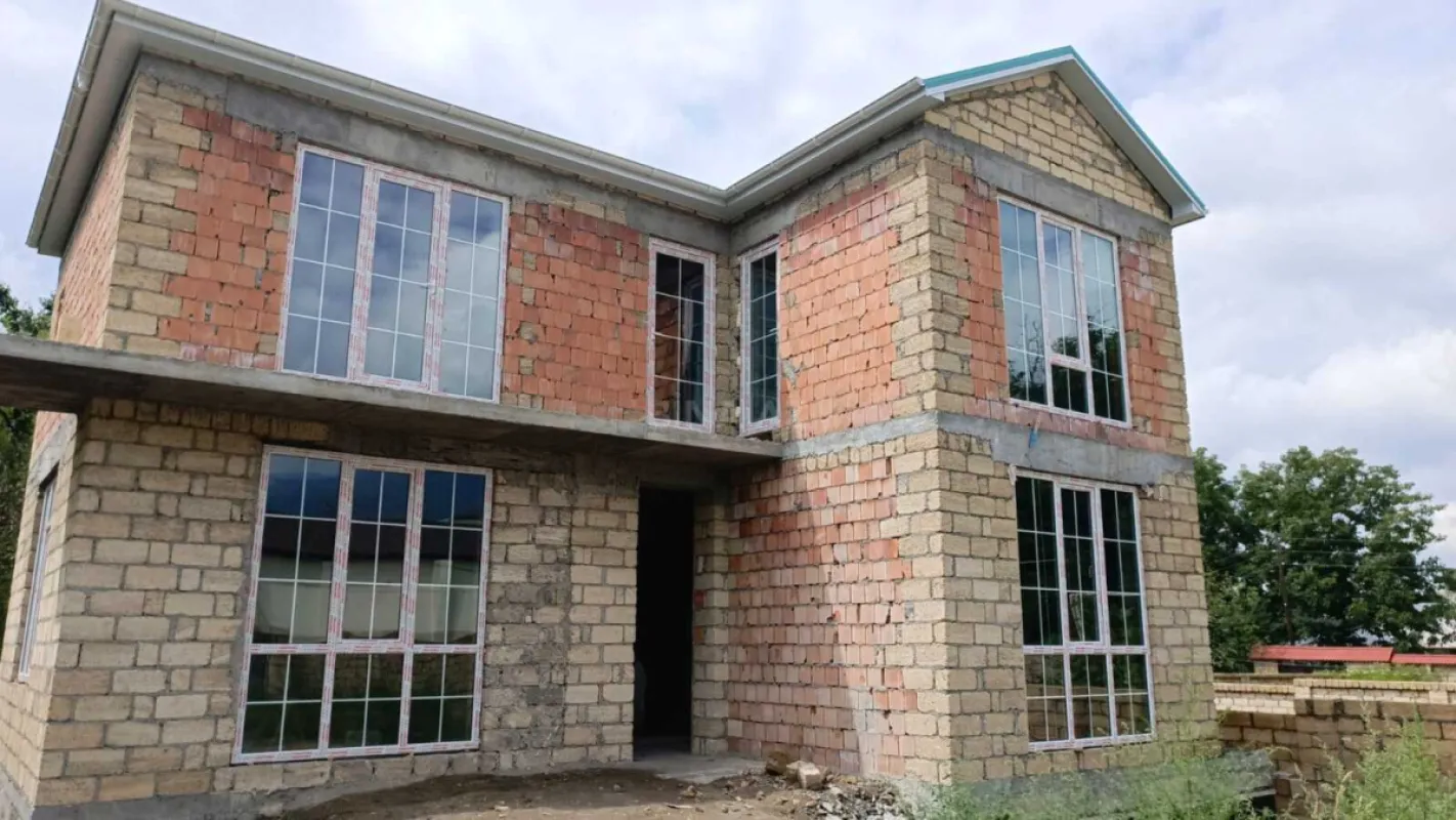 Satılır 5 otaqlı həyət evi 156 m²