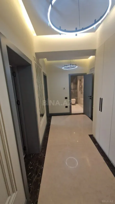 Satılır 2 otaqlı mənzil 84 m²