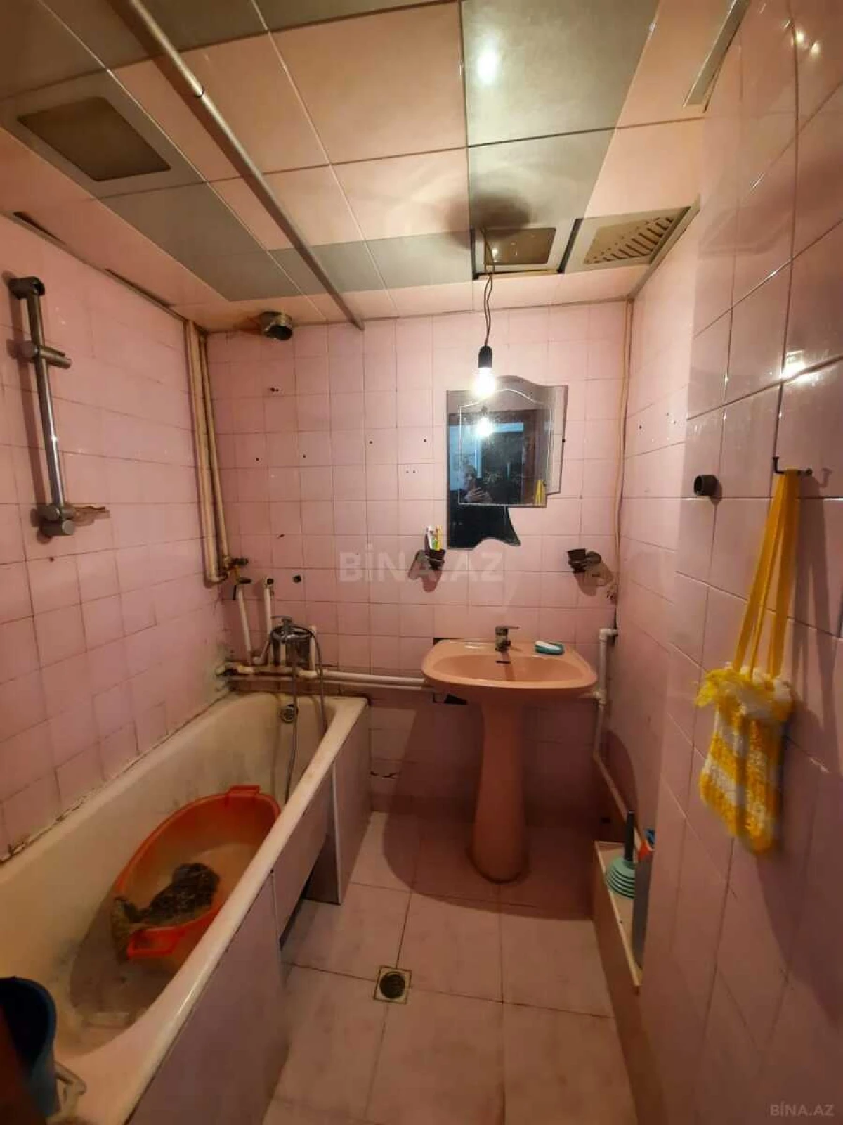 Satılır 2 otaqlı mənzil 70 m²