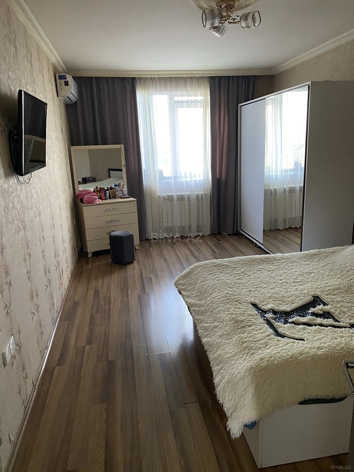 Satılır 2 otaqlı mənzil 71 m²