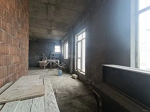 Satılır 1 otaqlı mənzil 200 m²