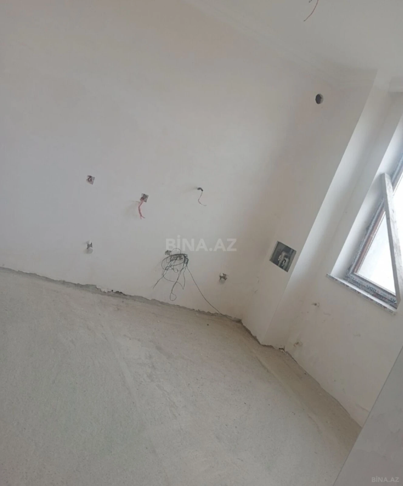 Satılır 8 otaqlı həyət evi 640 m²