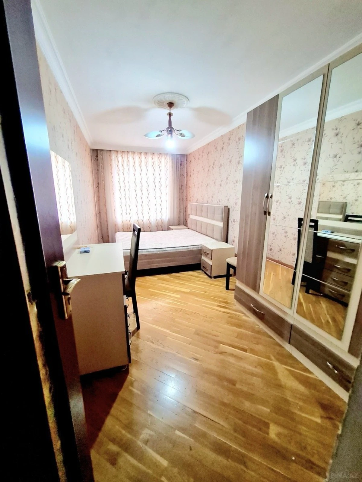 Kirayə verilir 2 otaqlı mənzil 60 m²