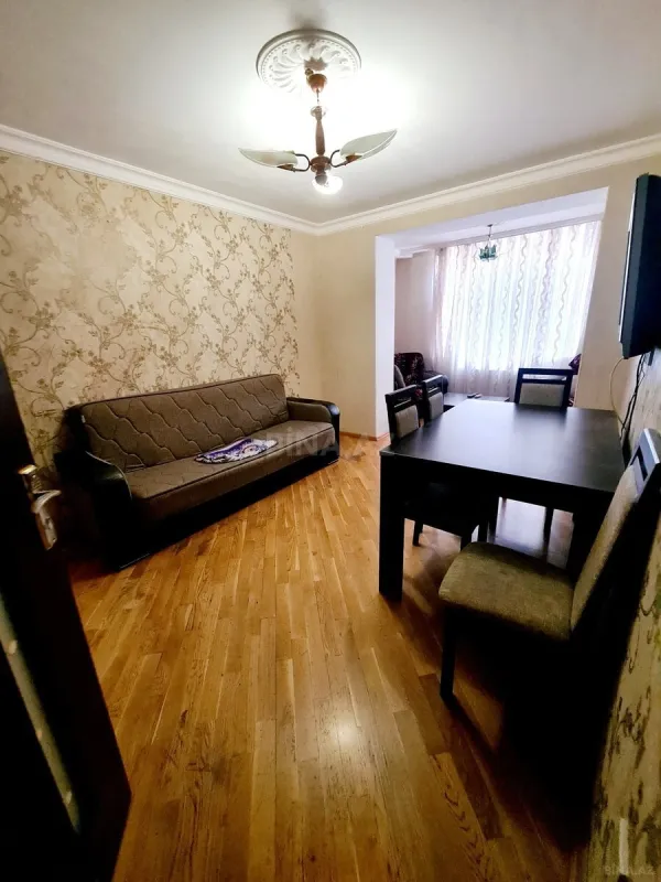 Kirayə verilir 2 otaqlı mənzil 60 m²