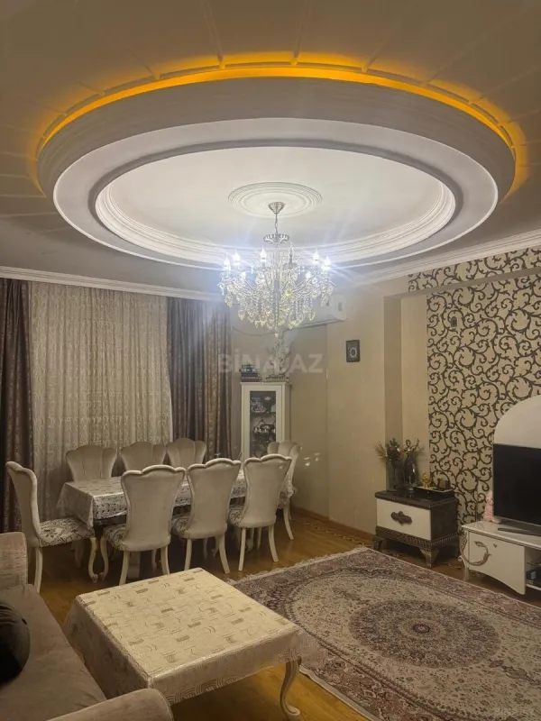 Satılır 3 otaqlı mənzil 121 m²