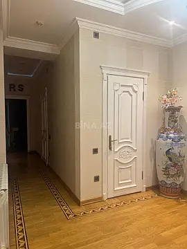 Satılır 3 otaqlı mənzil 121 m²