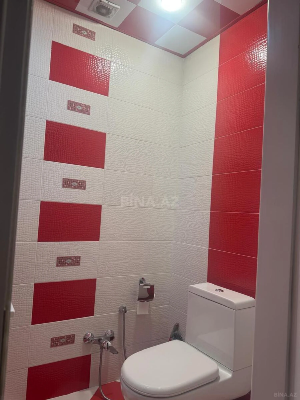 Satılır 3 otaqlı mənzil 121 m²