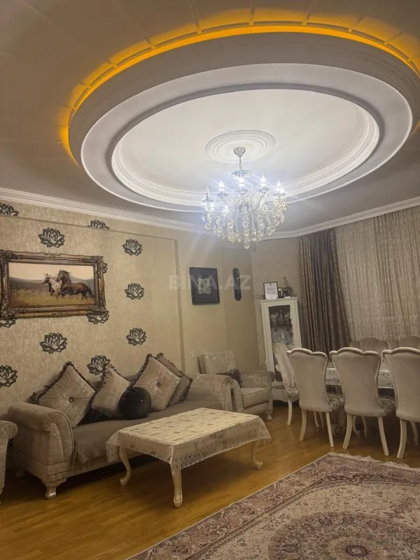 Satılır 3 otaqlı mənzil 121 m²