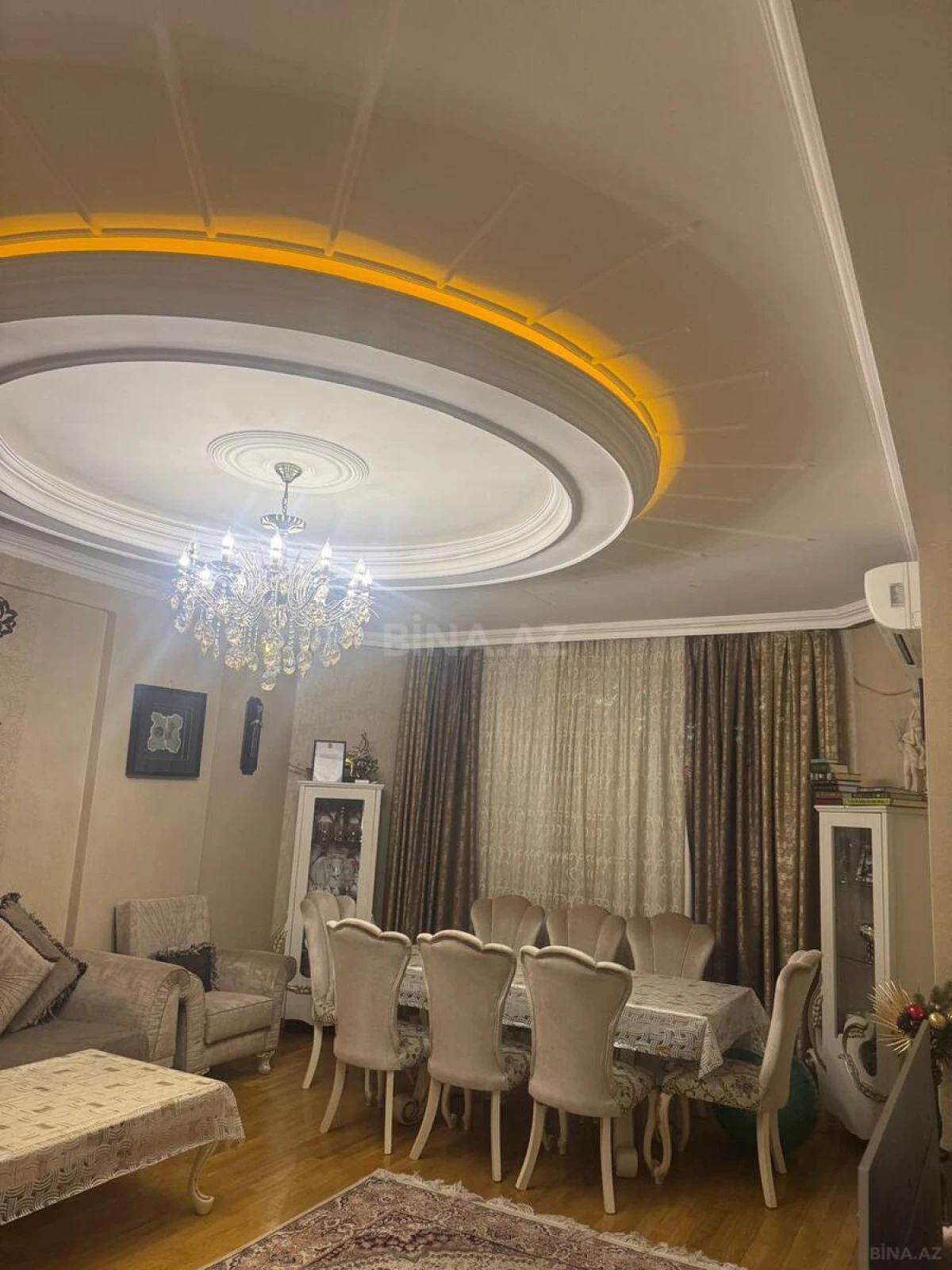 Satılır 3 otaqlı mənzil 121 m²