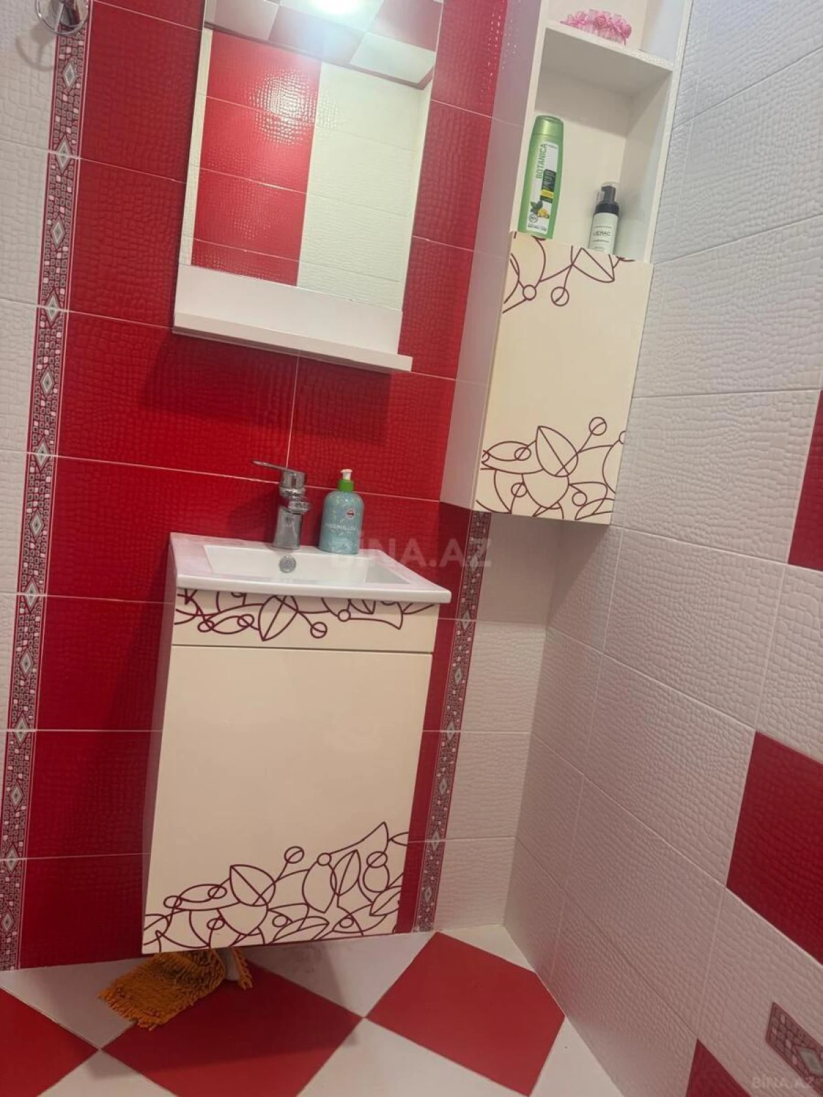 Satılır 3 otaqlı mənzil 121 m²