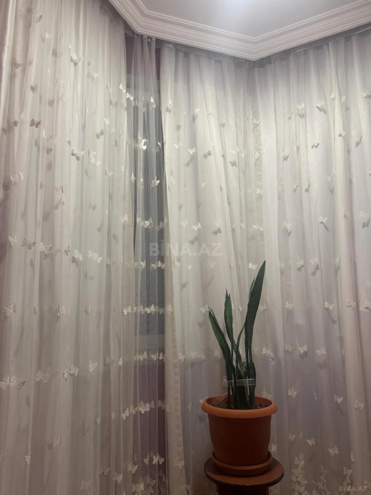 Satılır 3 otaqlı mənzil 121 m²