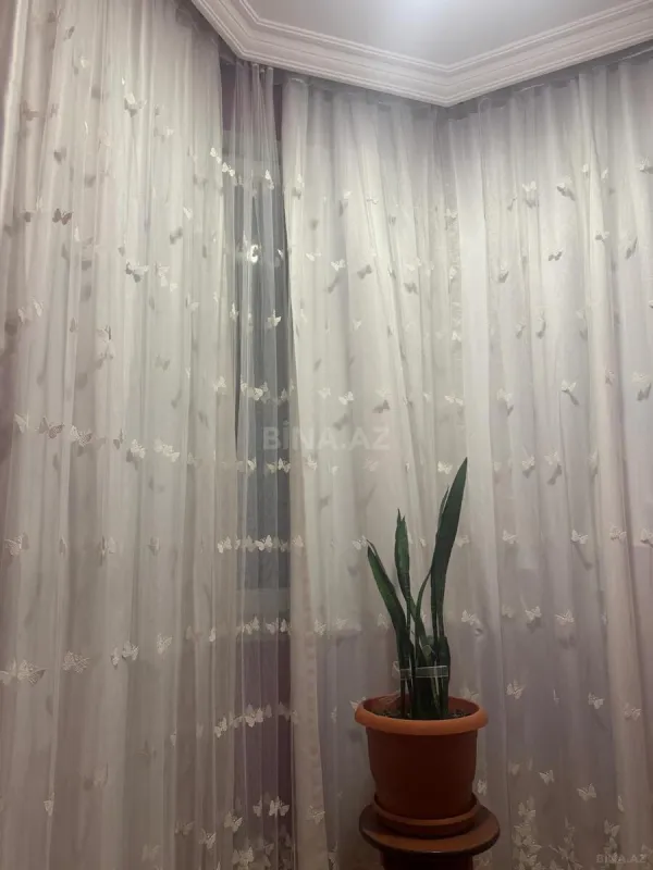 Satılır 3 otaqlı mənzil 121 m²