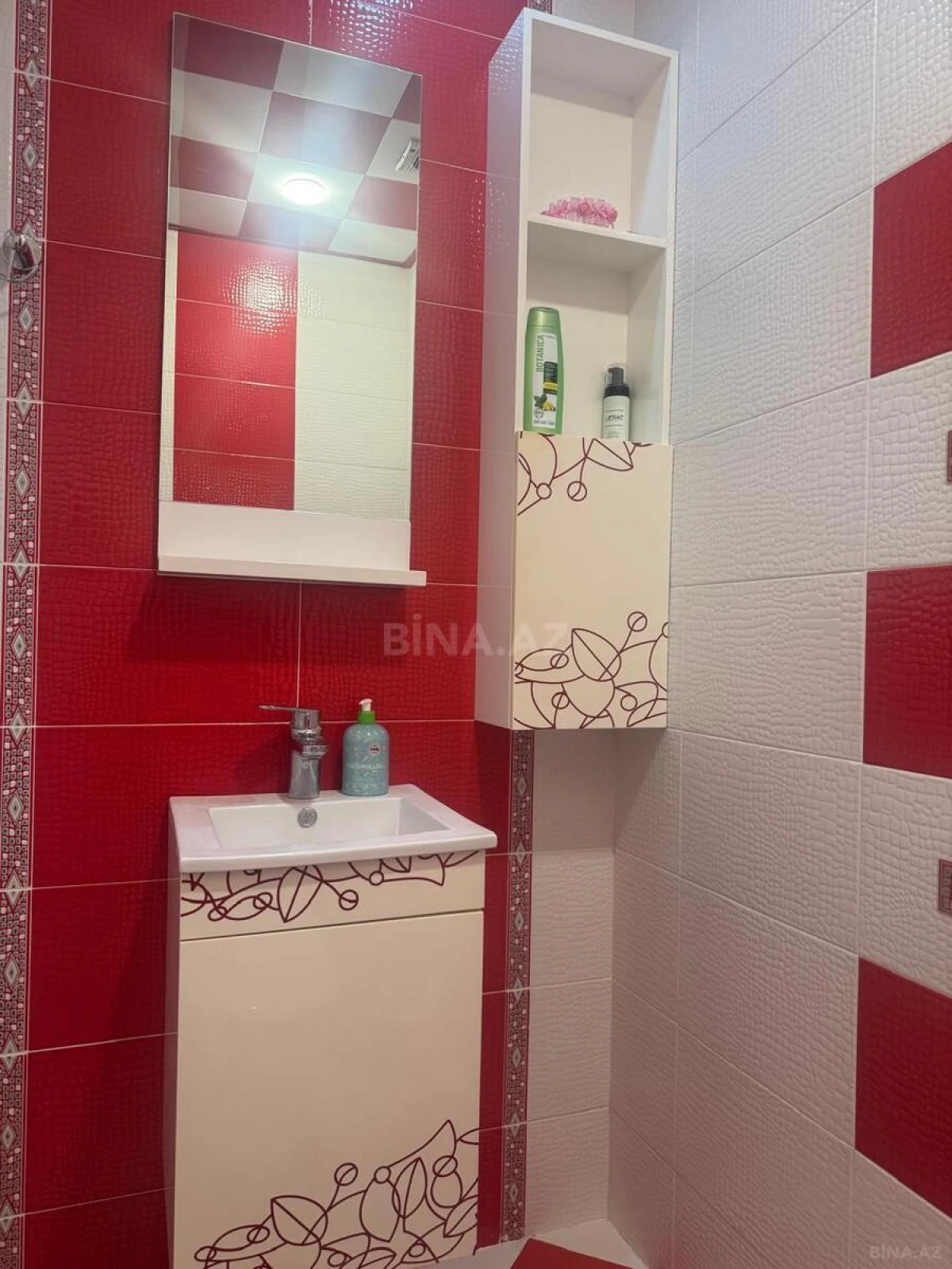 Satılır 3 otaqlı mənzil 121 m²
