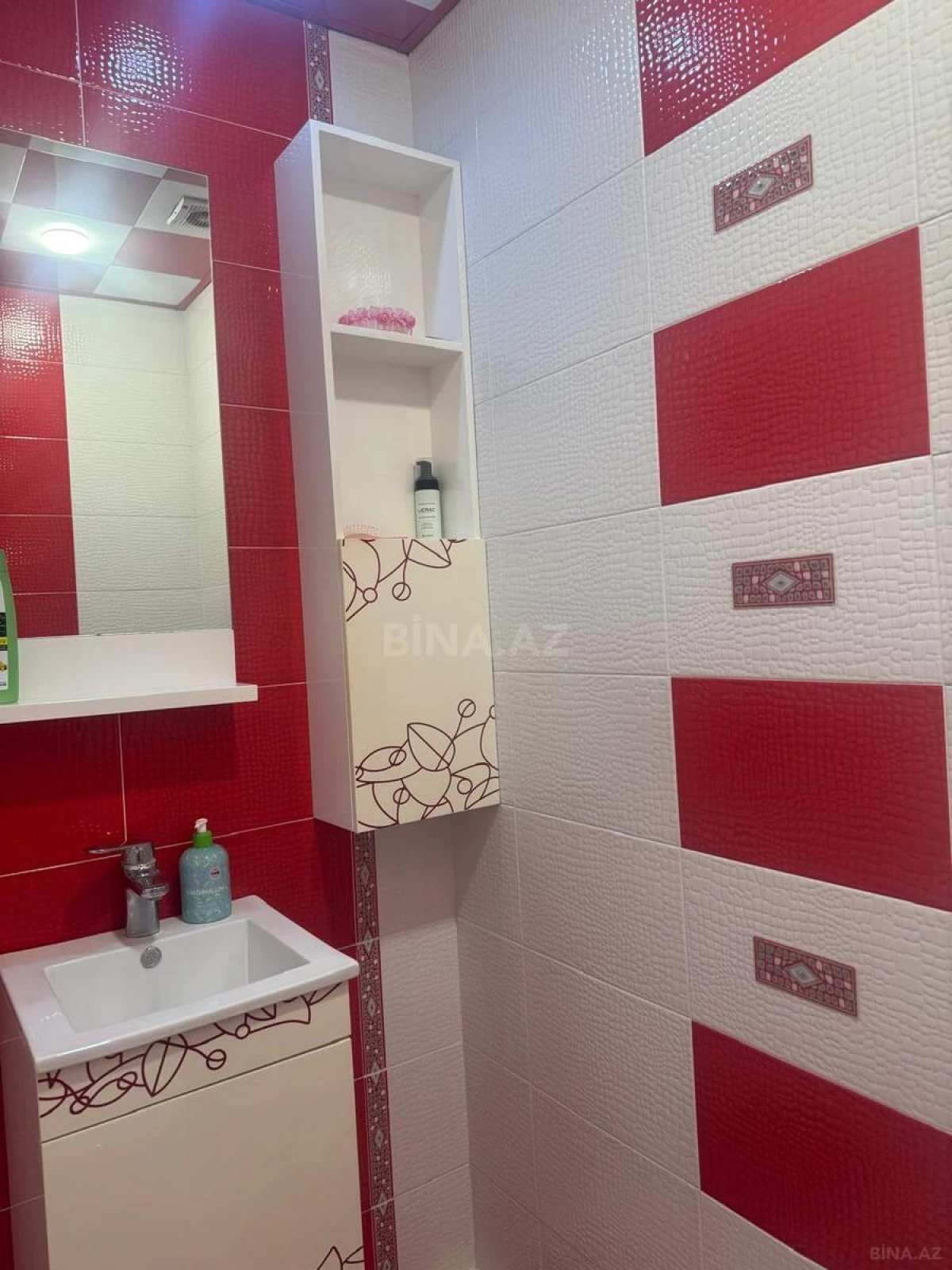 Satılır 3 otaqlı mənzil 121 m²