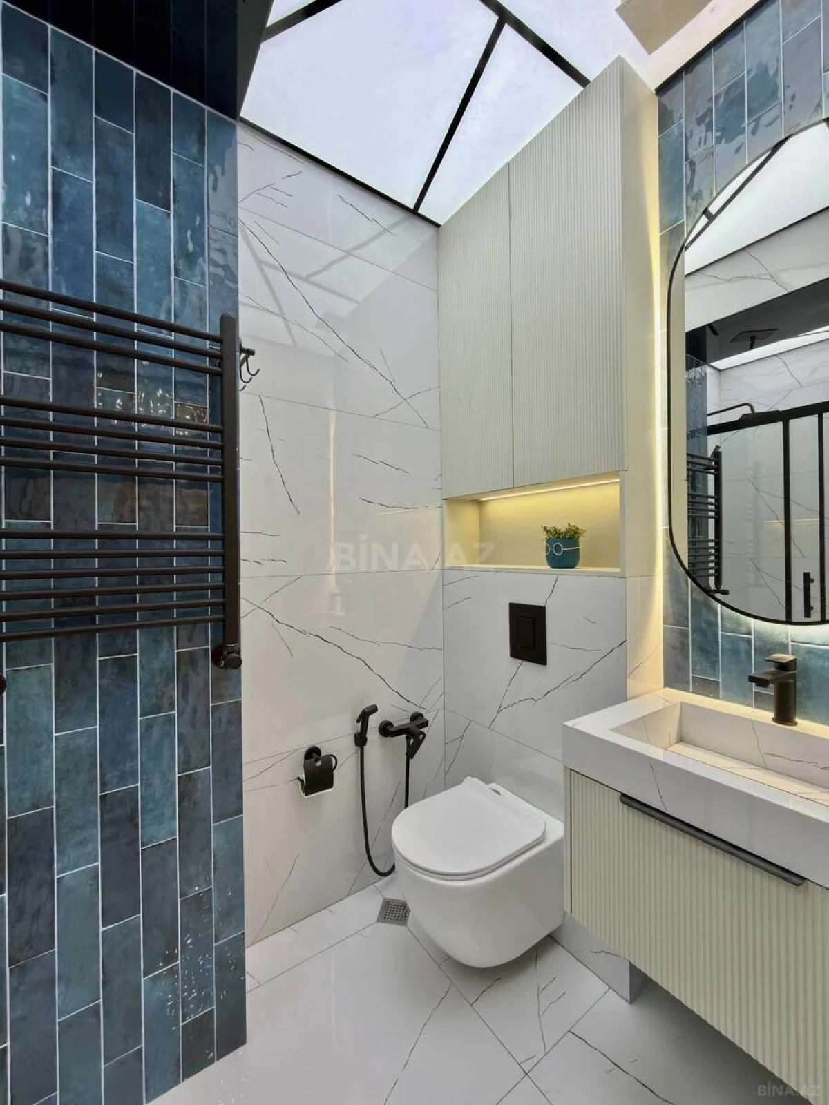 Satılır 2 otaqlı mənzil 76 m²