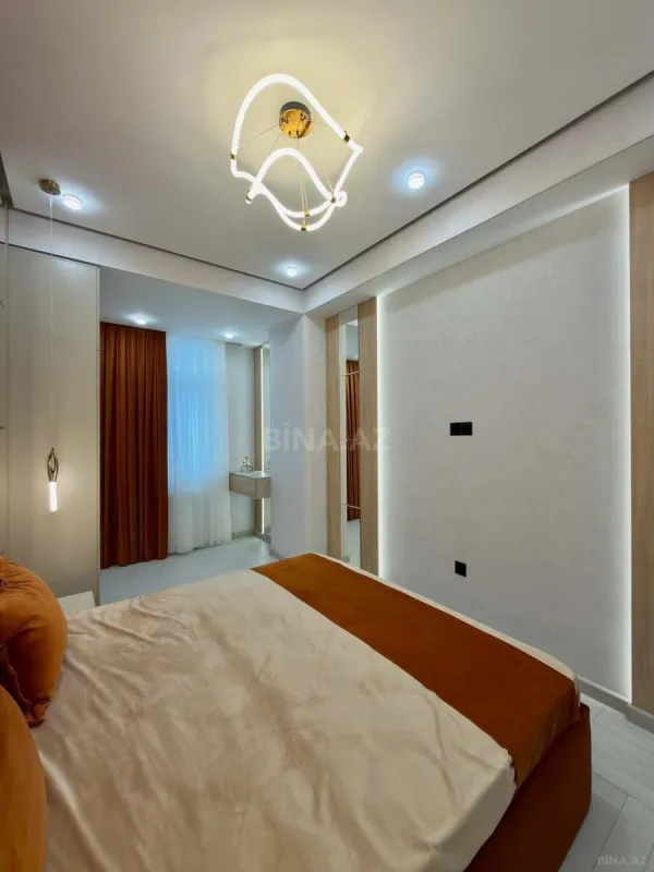 Satılır 2 otaqlı mənzil 76 m²