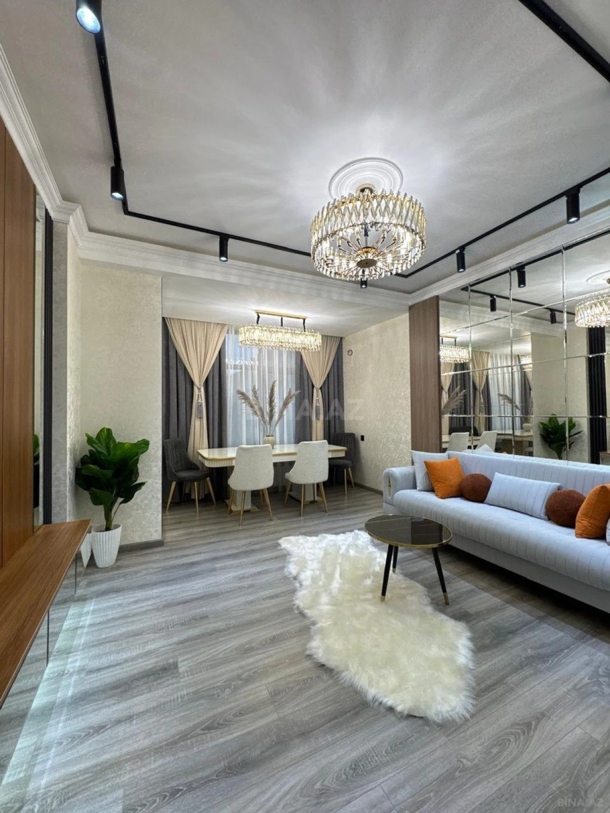 Satılır 2 otaqlı mənzil 85 m²