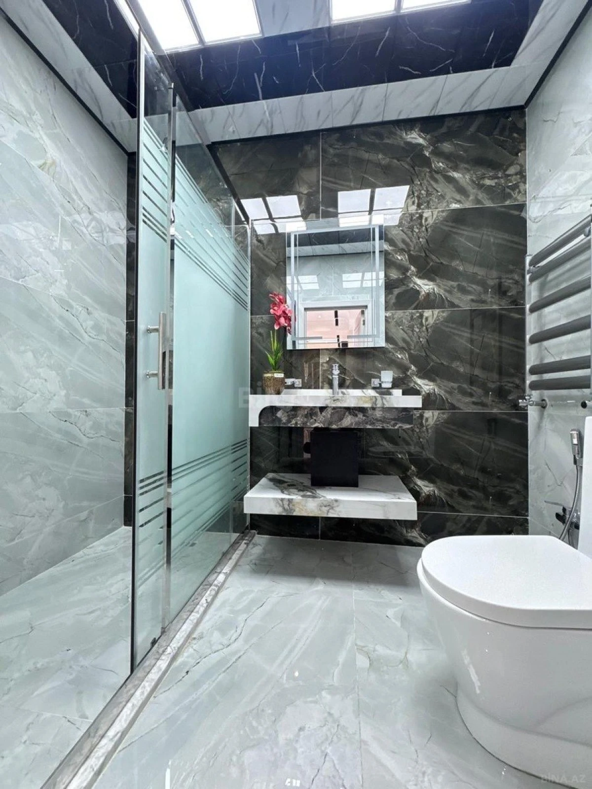 Satılır 2 otaqlı mənzil 85 m²