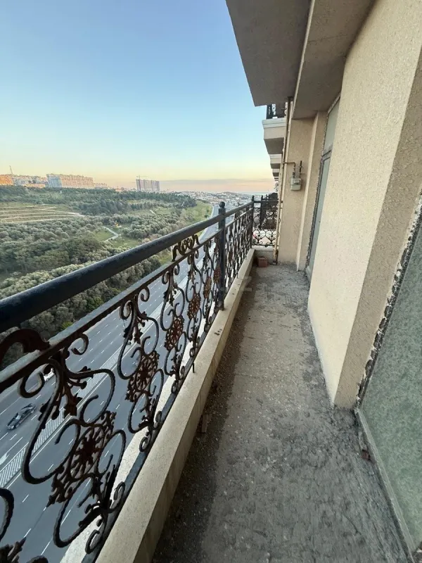 Satılır 2 otaqlı mənzil 96 m²