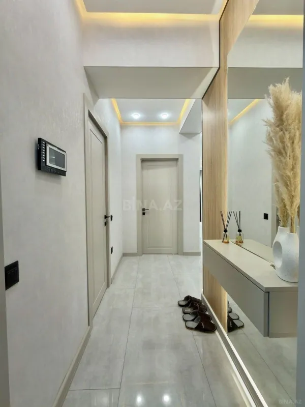 Satılır 2 otaqlı mənzil 76 m²
