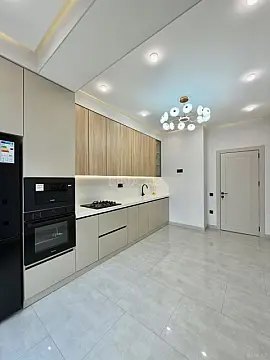 Satılır 2 otaqlı mənzil 76 m²