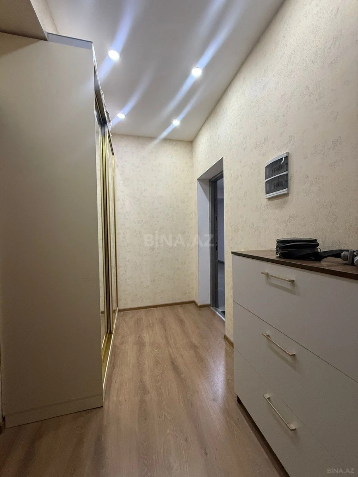 Satılır 2 otaqlı mənzil 52 m²