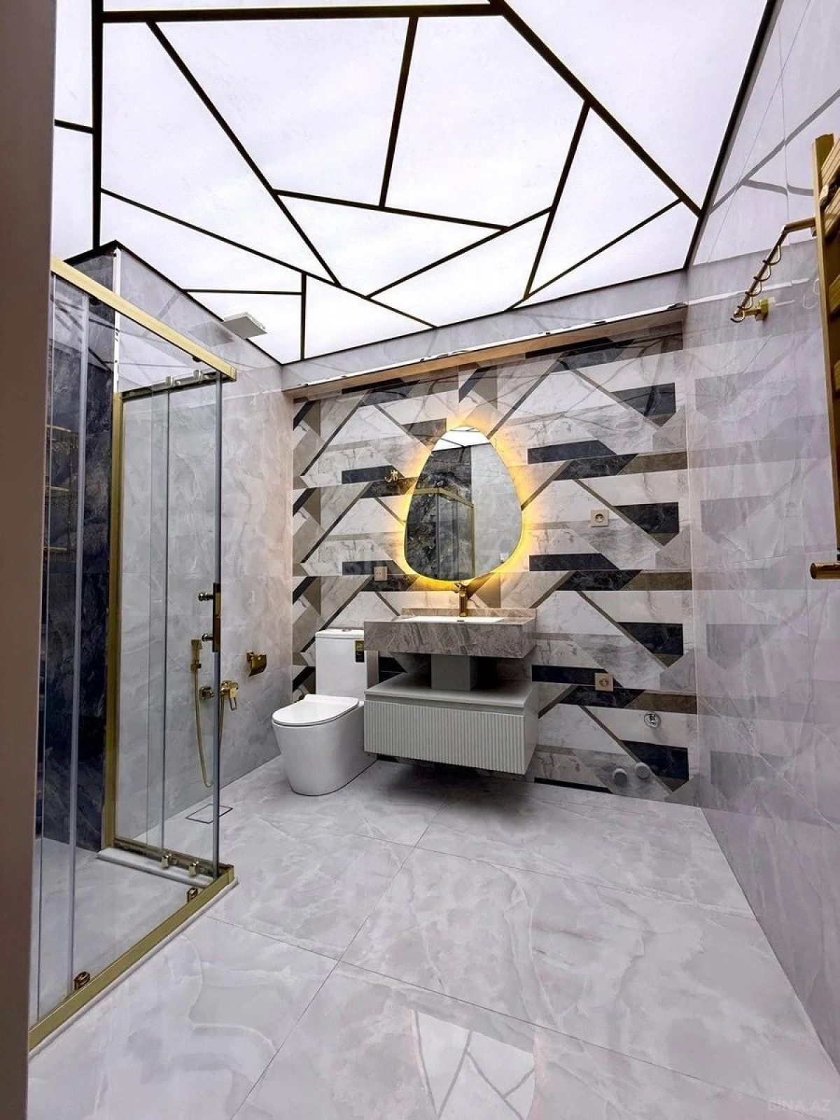 Satılır 3 otaqlı mənzil 112 m²