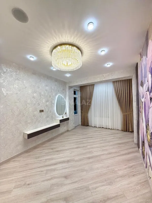 Satılır 3 otaqlı mənzil 112 m²