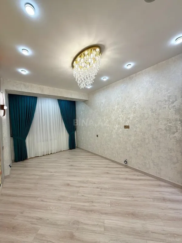 Satılır 3 otaqlı mənzil 112 m²