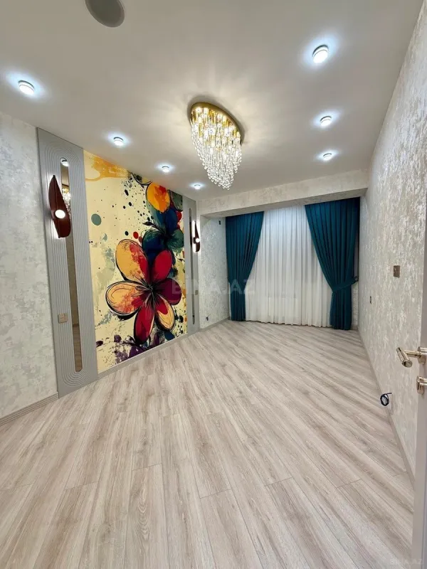 Satılır 3 otaqlı mənzil 112 m²