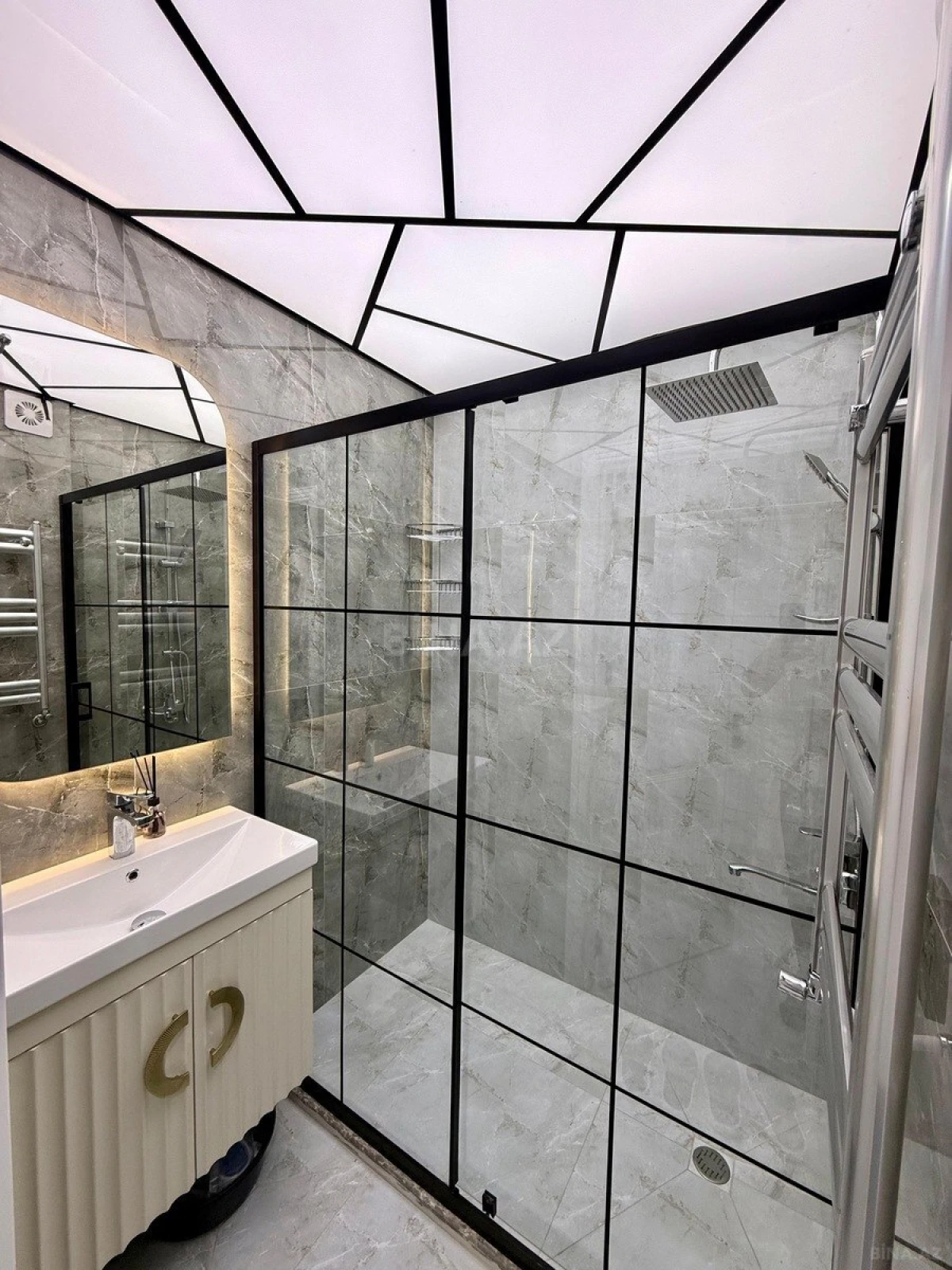 Satılır 3 otaqlı mənzil 65 m²