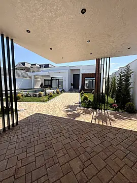 Satılır 5 otaqlı həyət evi 250 m²