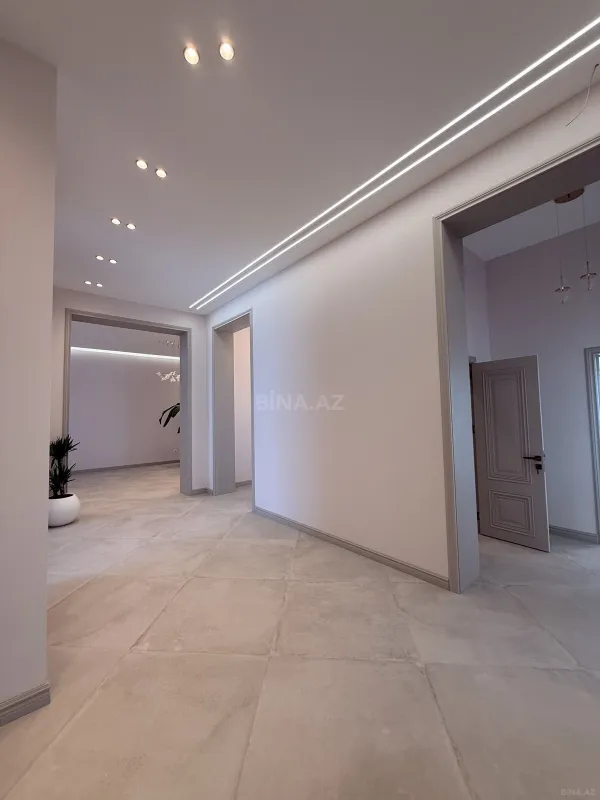 Satılır 5 otaqlı həyət evi 250 m²