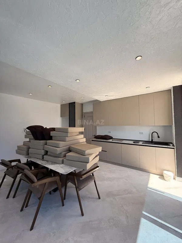 Satılır 5 otaqlı həyət evi 250 m²