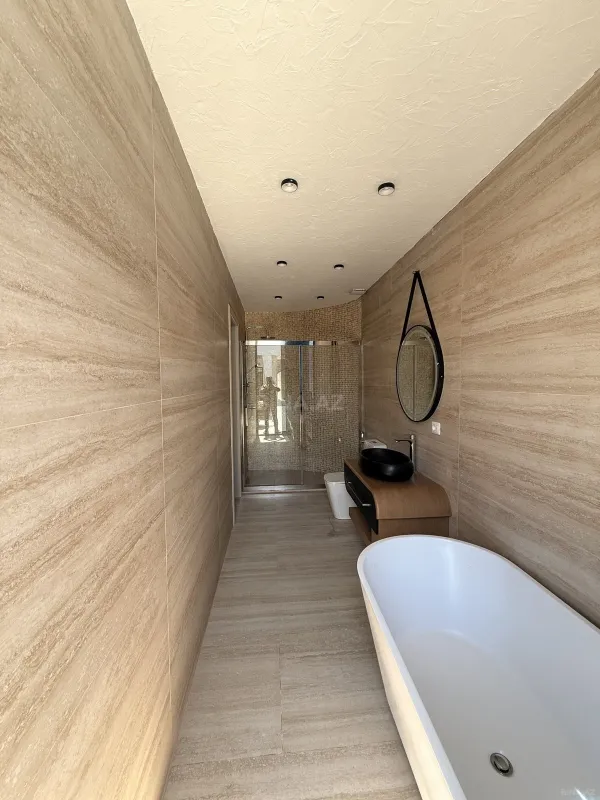 Satılır 5 otaqlı həyət evi 250 m²