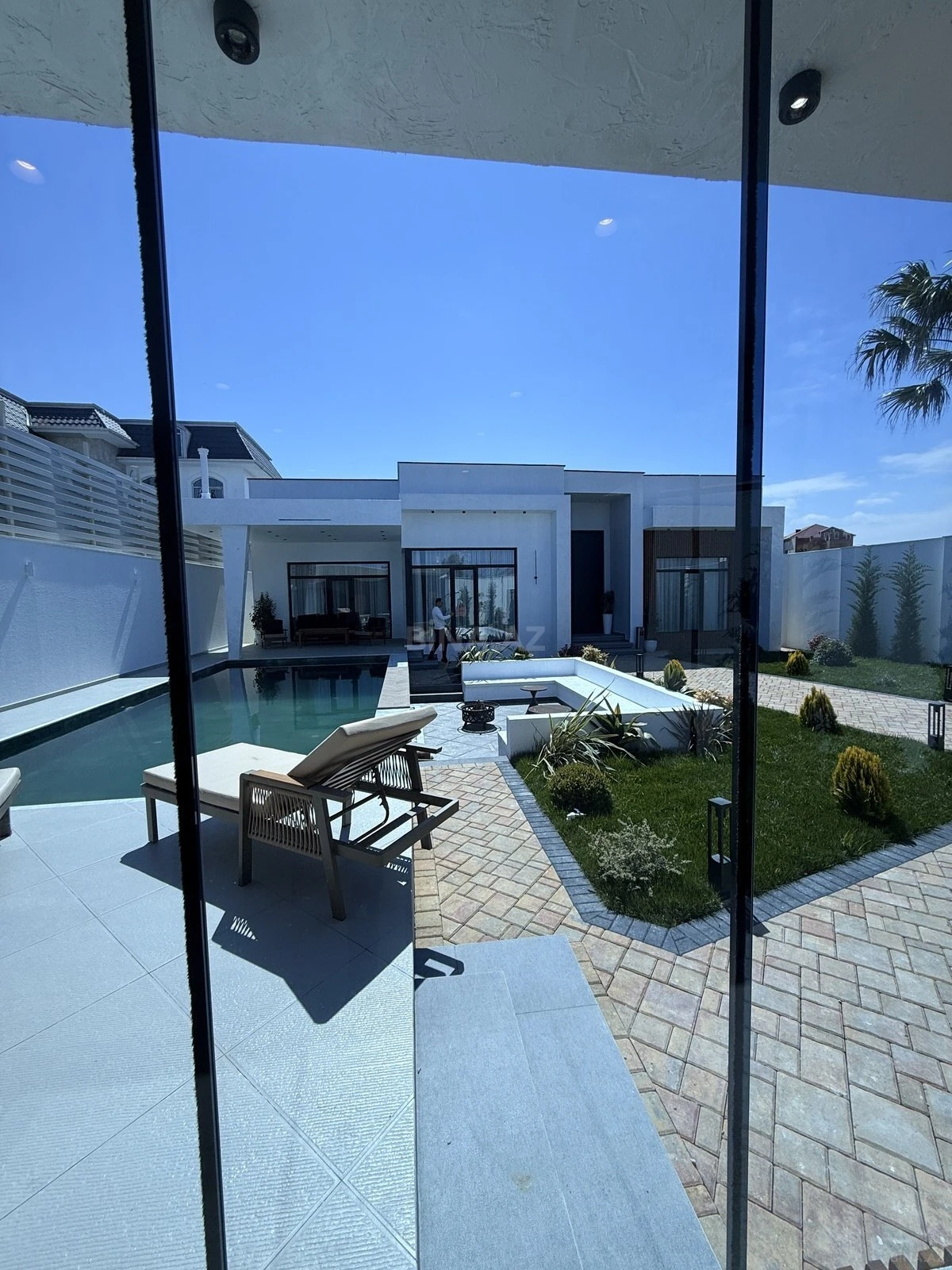 Satılır 5 otaqlı həyət evi 250 m²