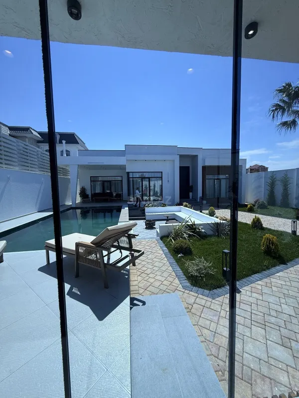 Satılır 5 otaqlı həyət evi 250 m²