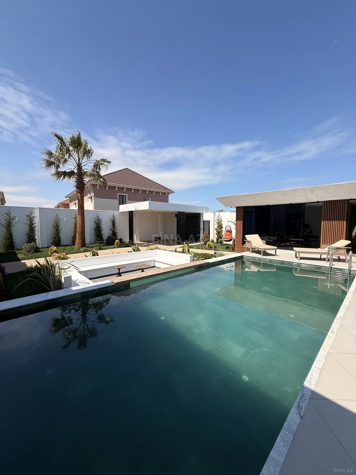 Satılır 5 otaqlı həyət evi 250 m²