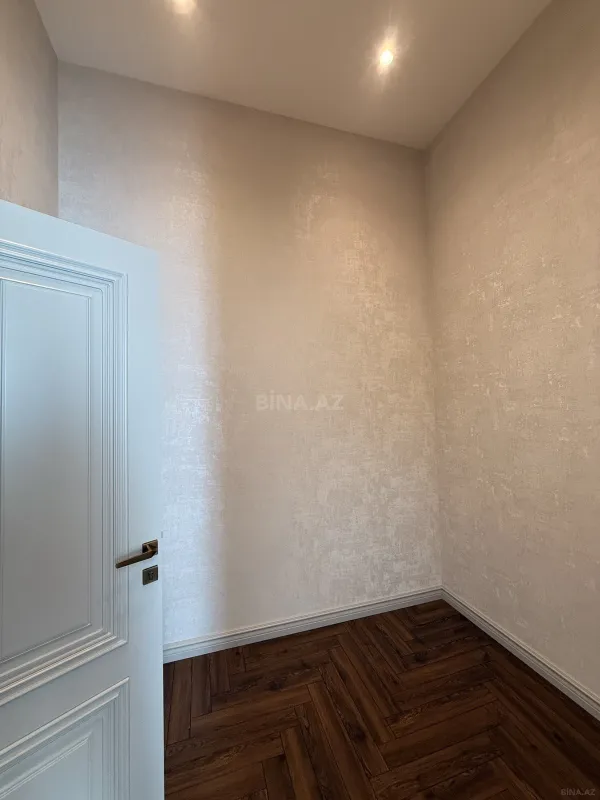 Satılır 5 otaqlı həyət evi 250 m²